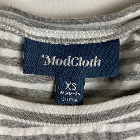 MODCLOTH EVERYTHING AT ONCE RAGLAN EYELET BLOUSE - Picture 8 of 10